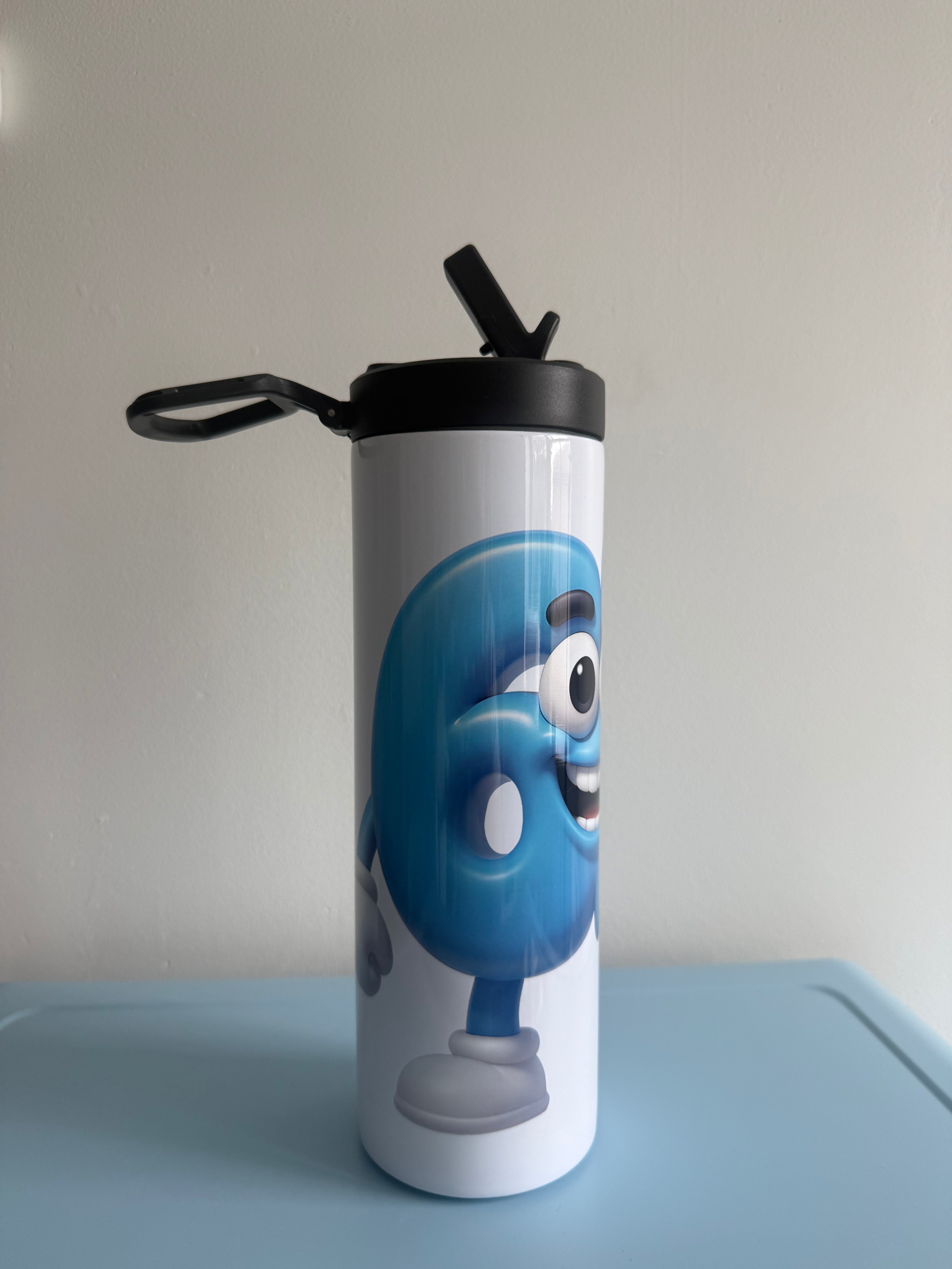20oz Sports bottle for Everyday Use Stylish Drinkware with Closed Lid for On-the-Go Convenience