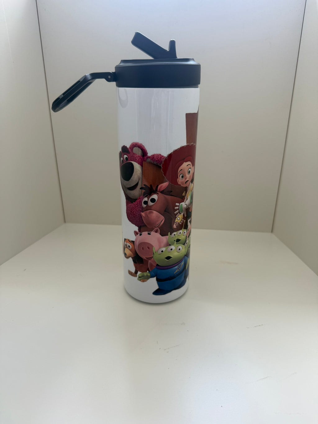 20oz Sports bottle for Everyday Use Stylish Drinkware with Closed Lid for On-the-Go Convenience